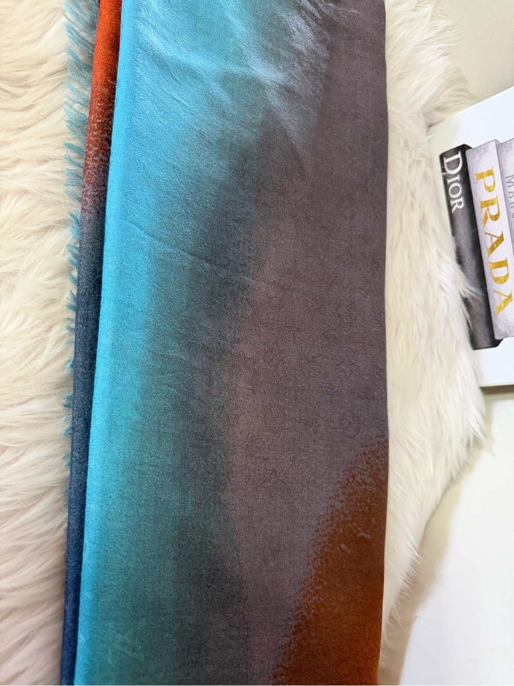 Louis Vuitton Multicolor Gradient Monogram Scarf. - Picture 10 of 16